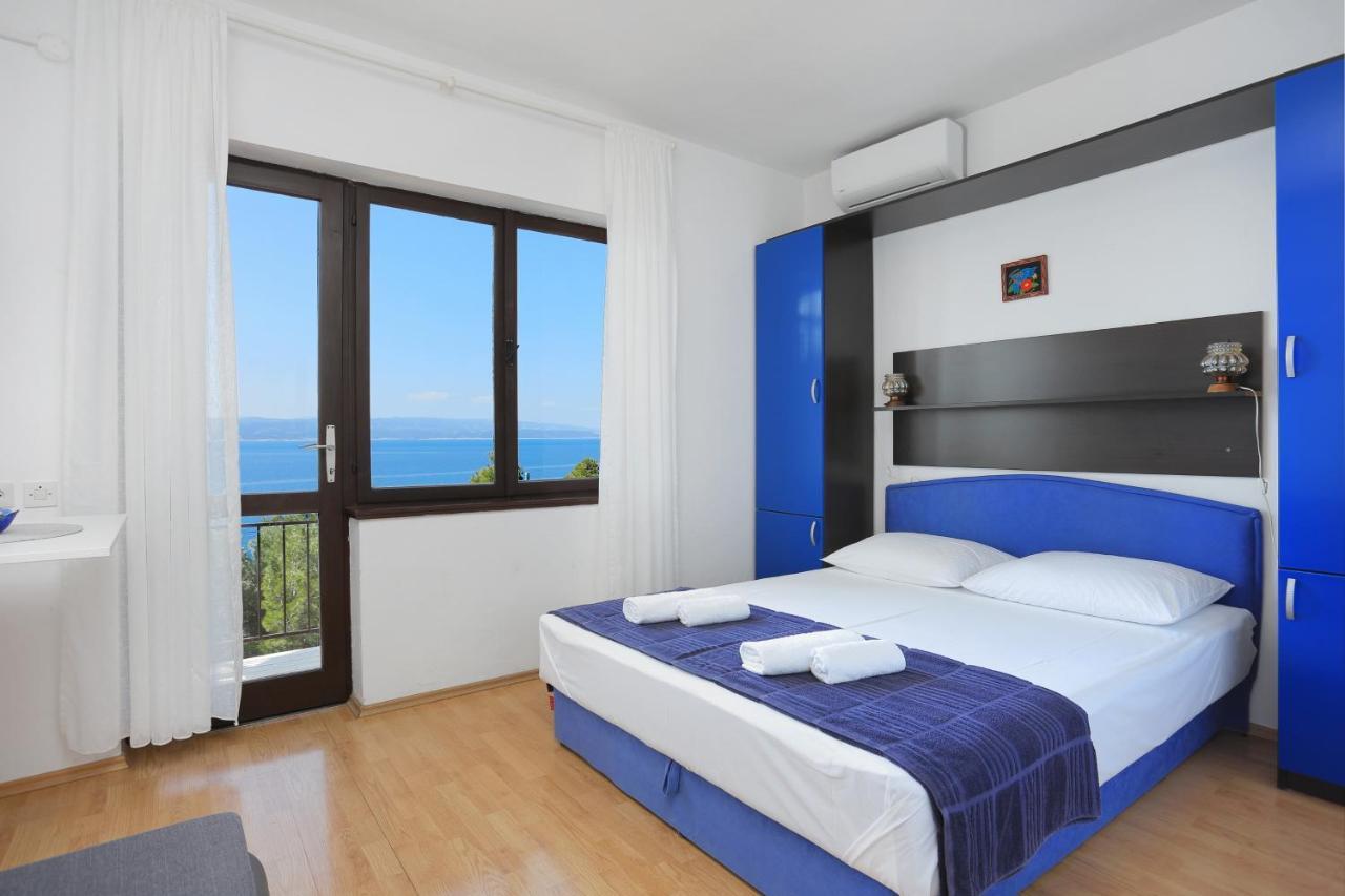 Apartments By The Sea Brela, Makarska - 2718 Екстериор снимка